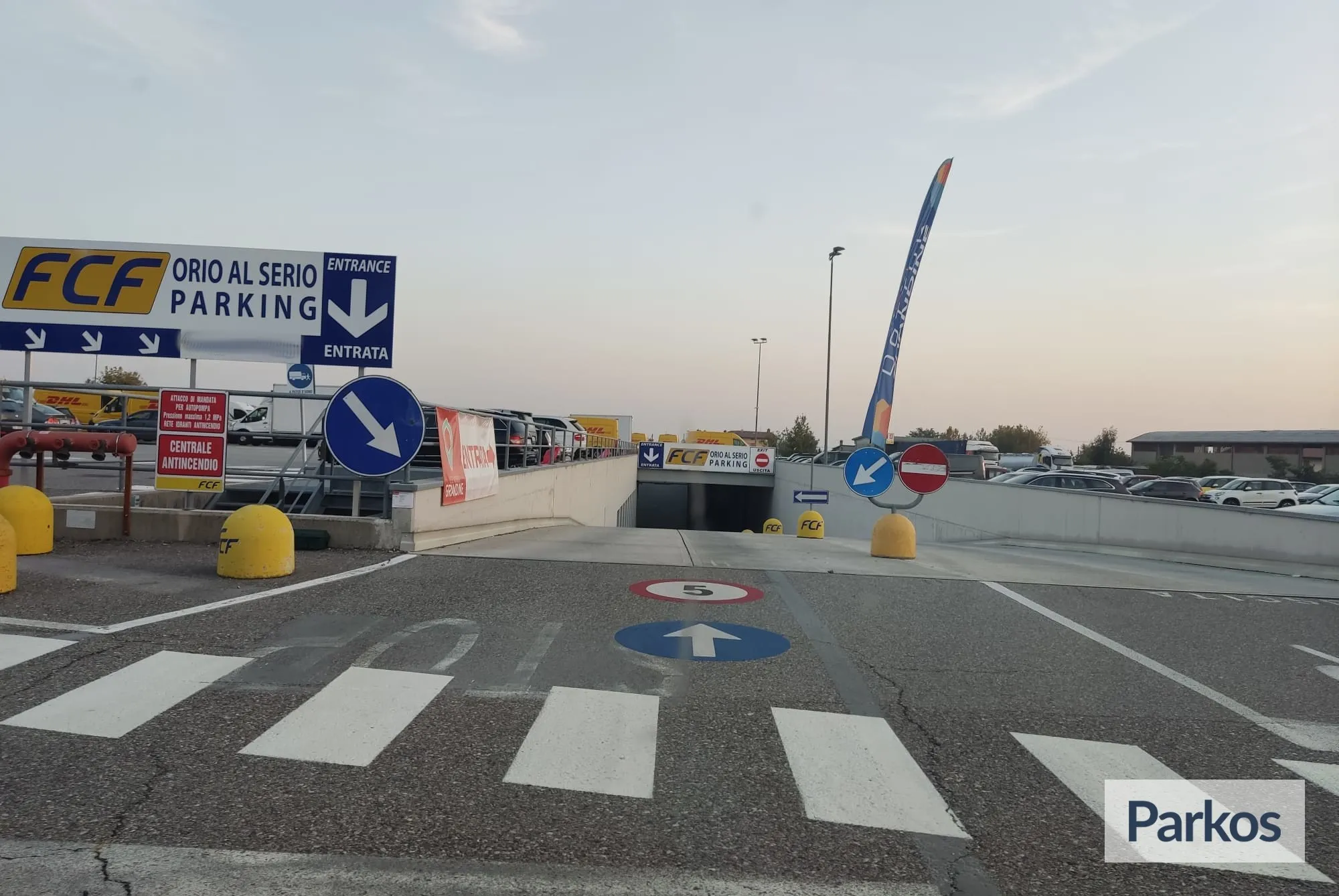 FCF Parking (Paga online) - Bergamo Flughafen Parken - picture 1