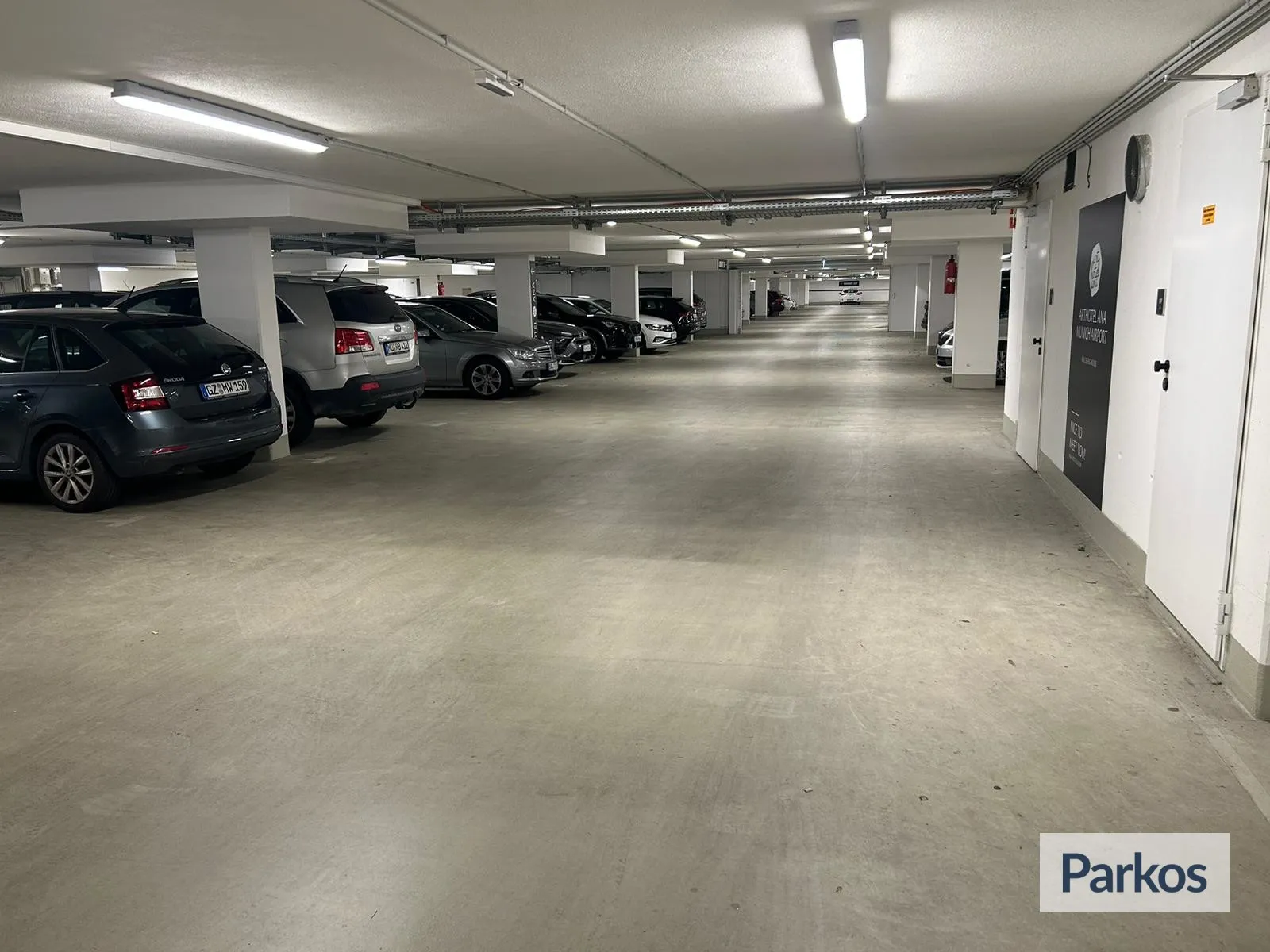 ParkAdler Tiefgarage - Parken Flughafen München - picture 1